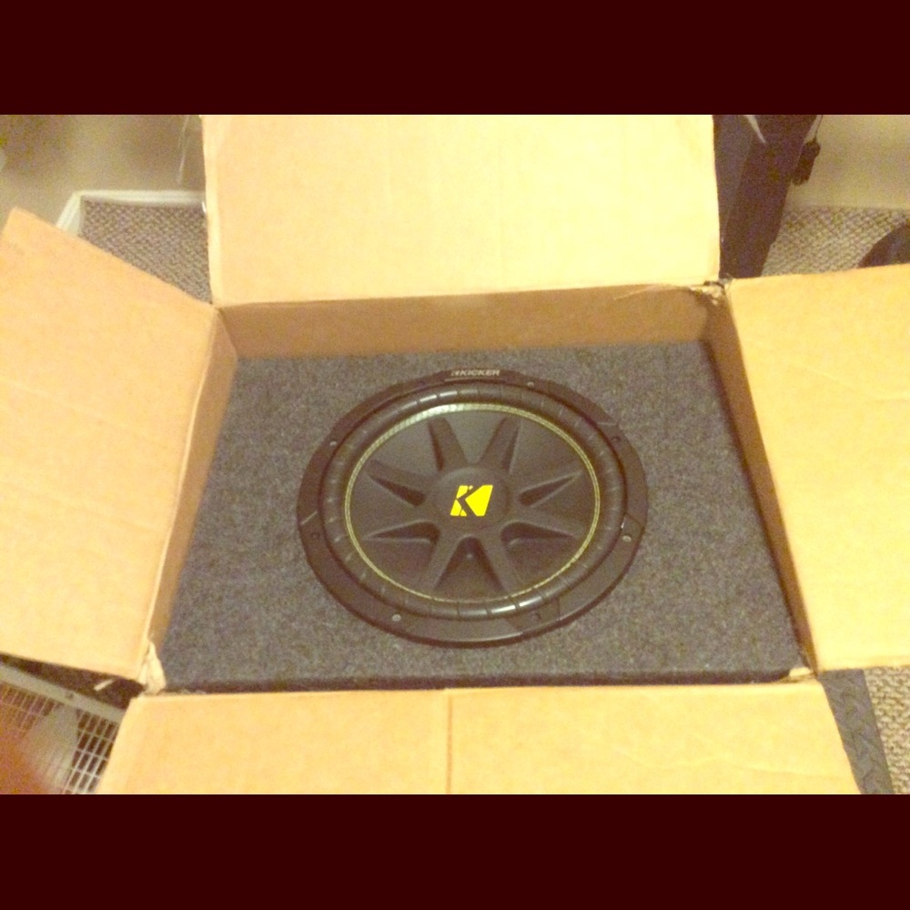 kicker comp subwoofer and box